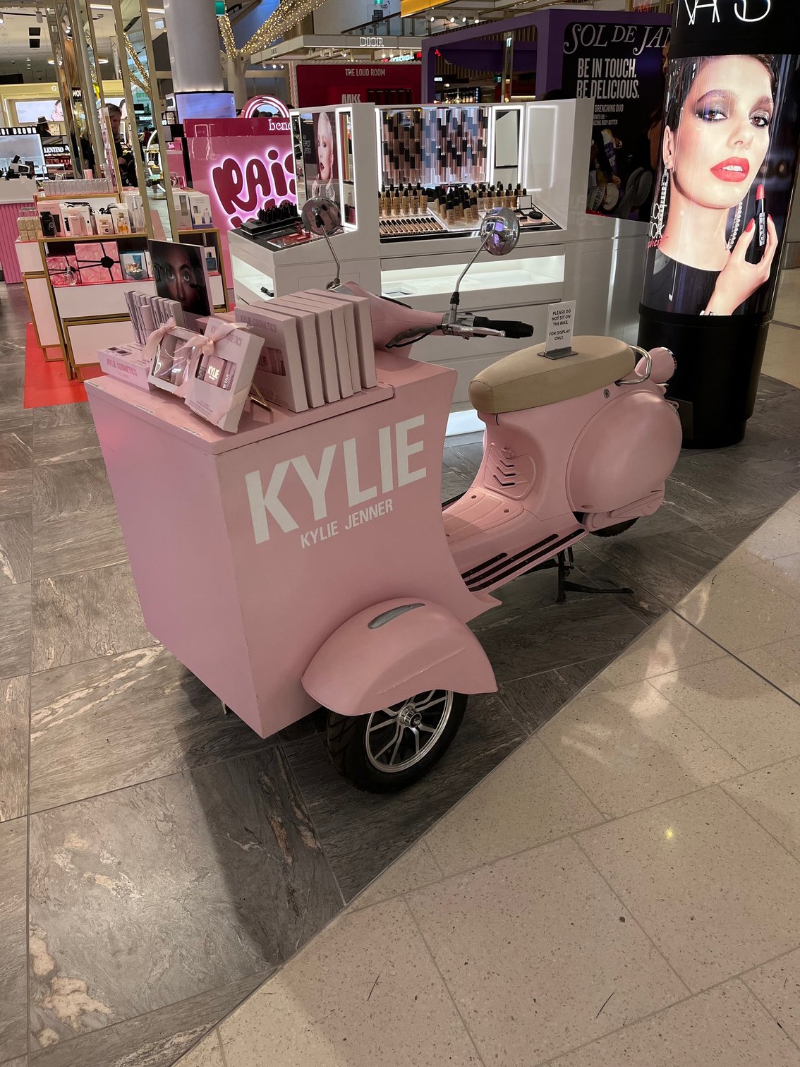 airport kylie